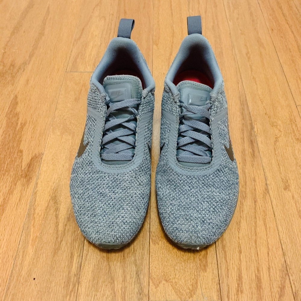 NIKE FLYKNIT SNEAKERS